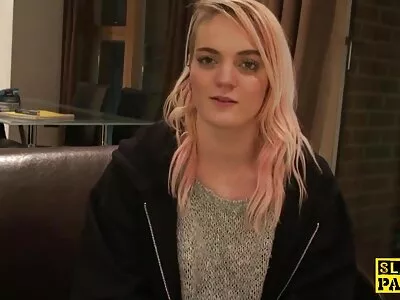 Tiffany Rousso mit falschen Titten und pornohirsch reife frauen Sexspielzeug