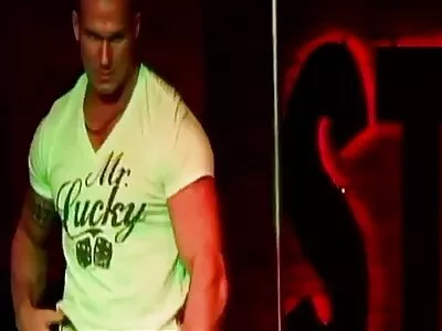 Kleinbusiges kostenlose pornofilme von reifen frauen Luder fickt ihre Mitbewohnerin