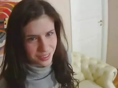 Aila Donovan bekommt ihre rasierte Muschi tief in die sexfilme gratis mit reifen frauen Eier gefickt