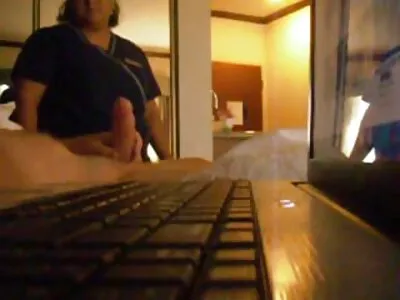 Die zierliche Schönheit Alecia Fox porno reife frauen kostenlos belohnt ihren Lover mit einem schönen Footjob