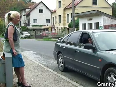 Slutty Babe hat ihre kostenlose pornofilme mit reifen frauen Muschi gestopft