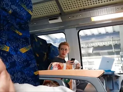Tätowierte Tussi spreizt ihre Beine weit für Chads Schwanz free porno reife frauen