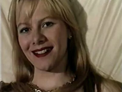 Vollbusige sexy Latina Jazmyn fickt im porno kostenlos reife frauen Pool