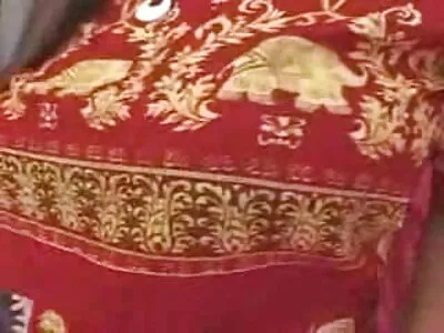 Schlanke Blondine Tara Ashley gibt Blowjob und reife frauen porn movies fickt mit einem jungen Kerl