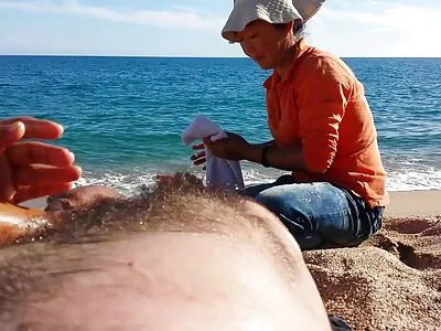 Brünette Alyssa Reece hat unglaublichen Sex und bekommt reife frauen porno kostenlos Sperma in den Mund