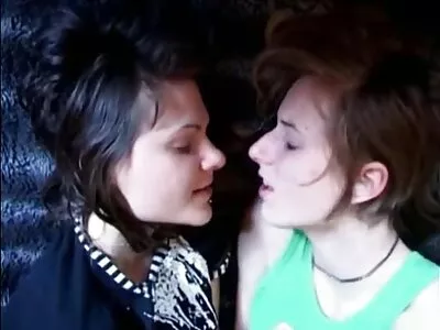 Vina pornofilme mit älteren damen Sky gibt Blowjob und wird in verschiedenen Stellungen gebumst
