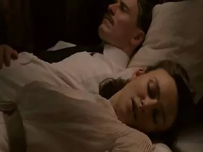 McKenzie Lee und Rachael Cavalli bedienen den free porno reife frauen Glückspilz im Bett